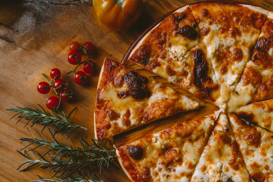 Pizza sortant d’un four à bois — site de pizzeria